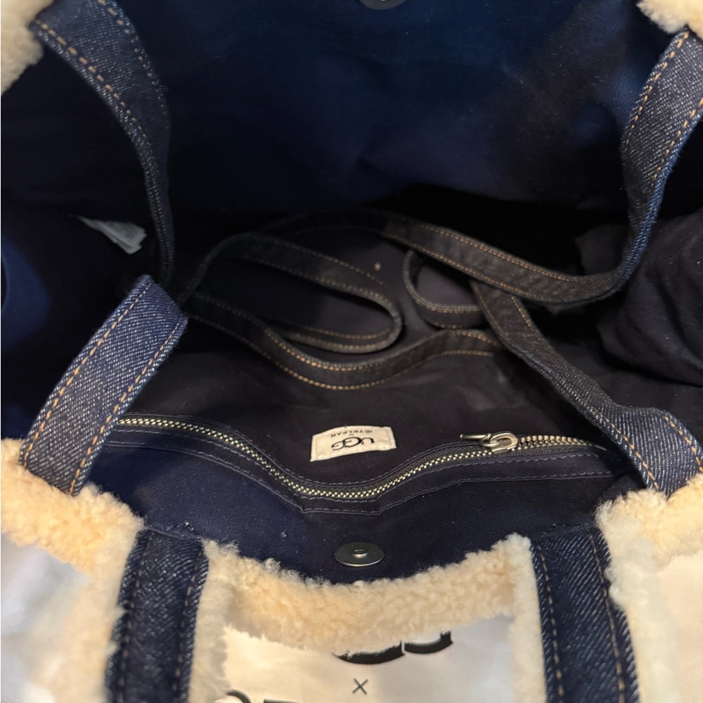 Telfar/UGG collab medium Blue and White Tote Bag - Picture 2 of 4